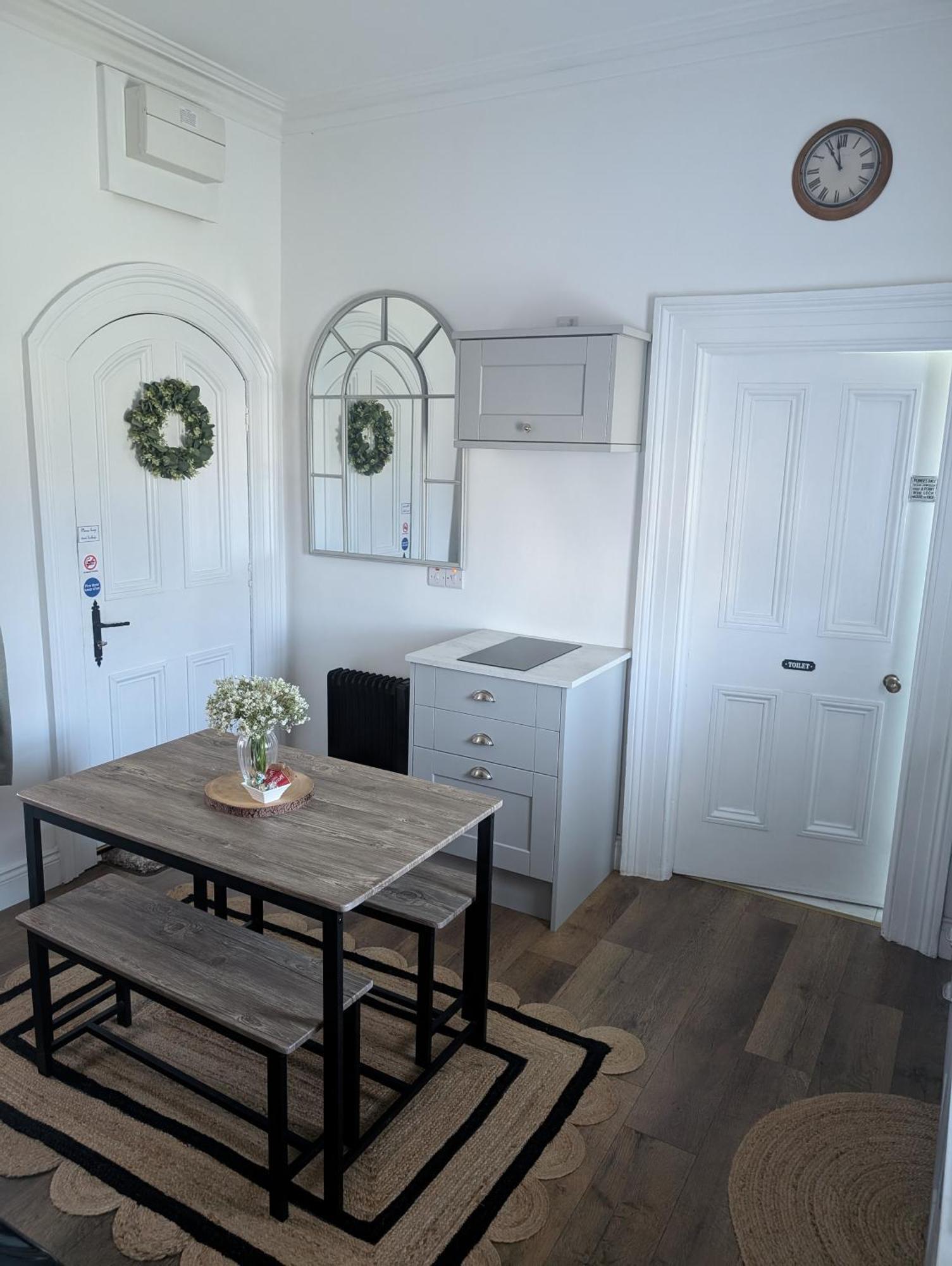 The Railway Sleeper Apartment Cullybackey Екстериор снимка